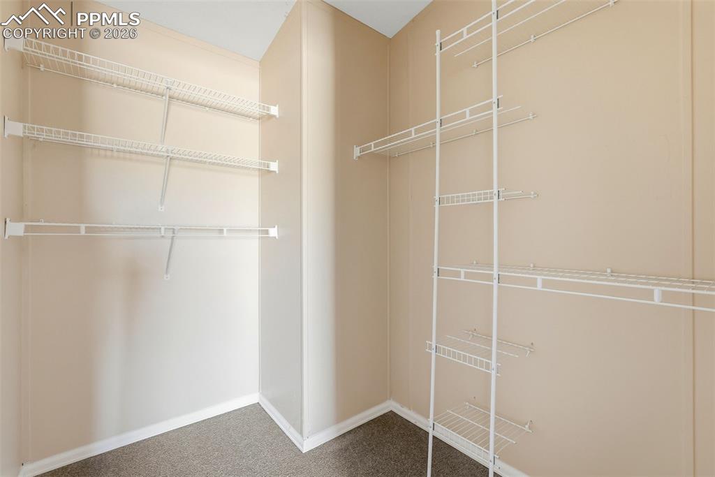 Image 14 of 50: Closet