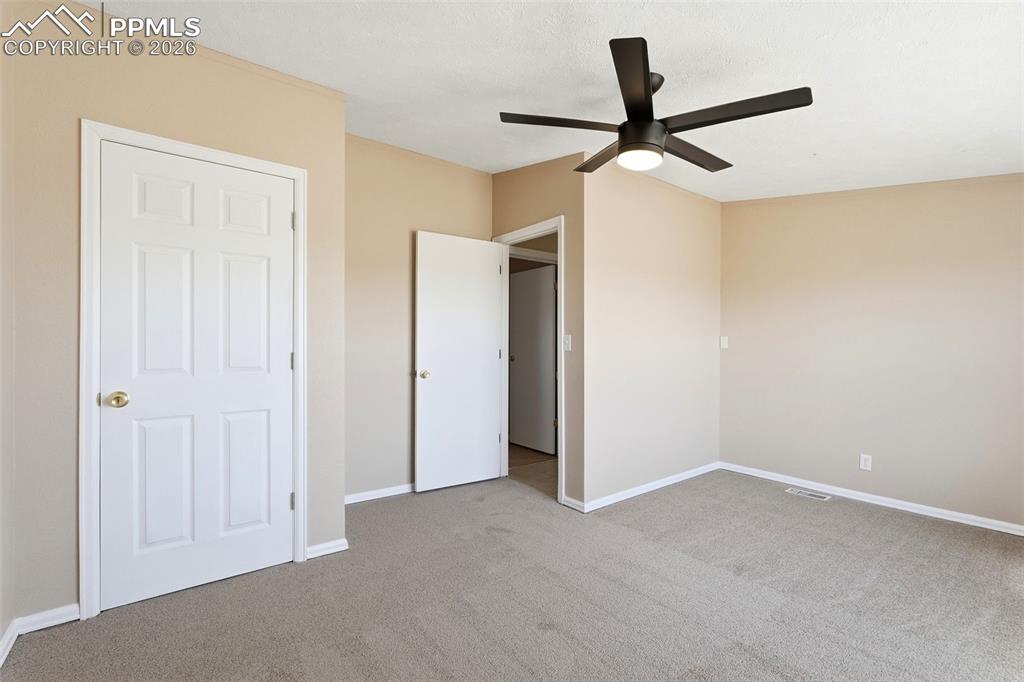 Image 32 of 50: Bedroom