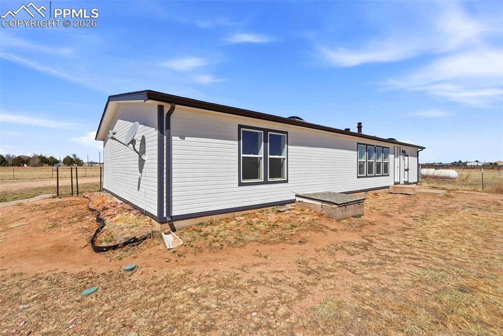 Image 38 of 50: Side of Structure