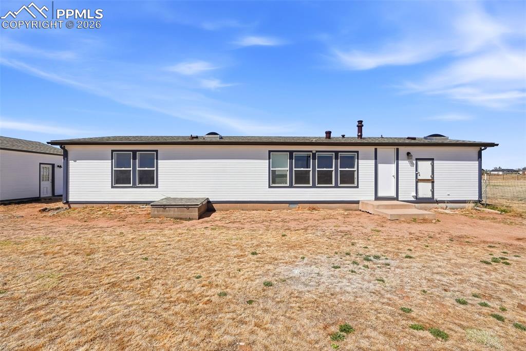 Image 39 of 50: Back of Structure