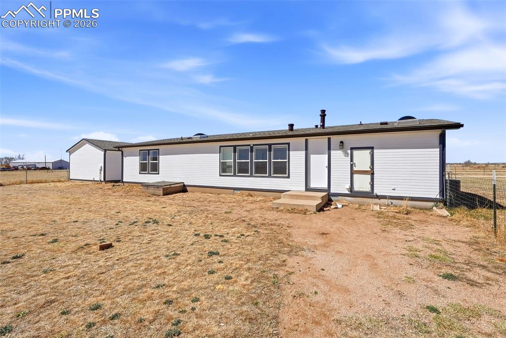 Image 40 of 50: Back of Structure