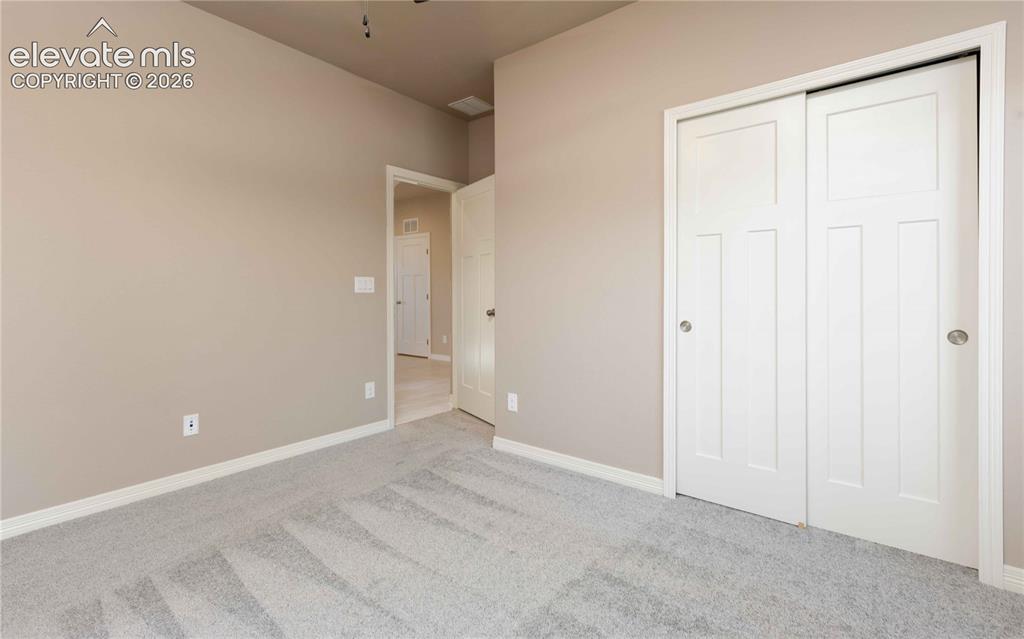 Image 6 of 40: Front bedroom