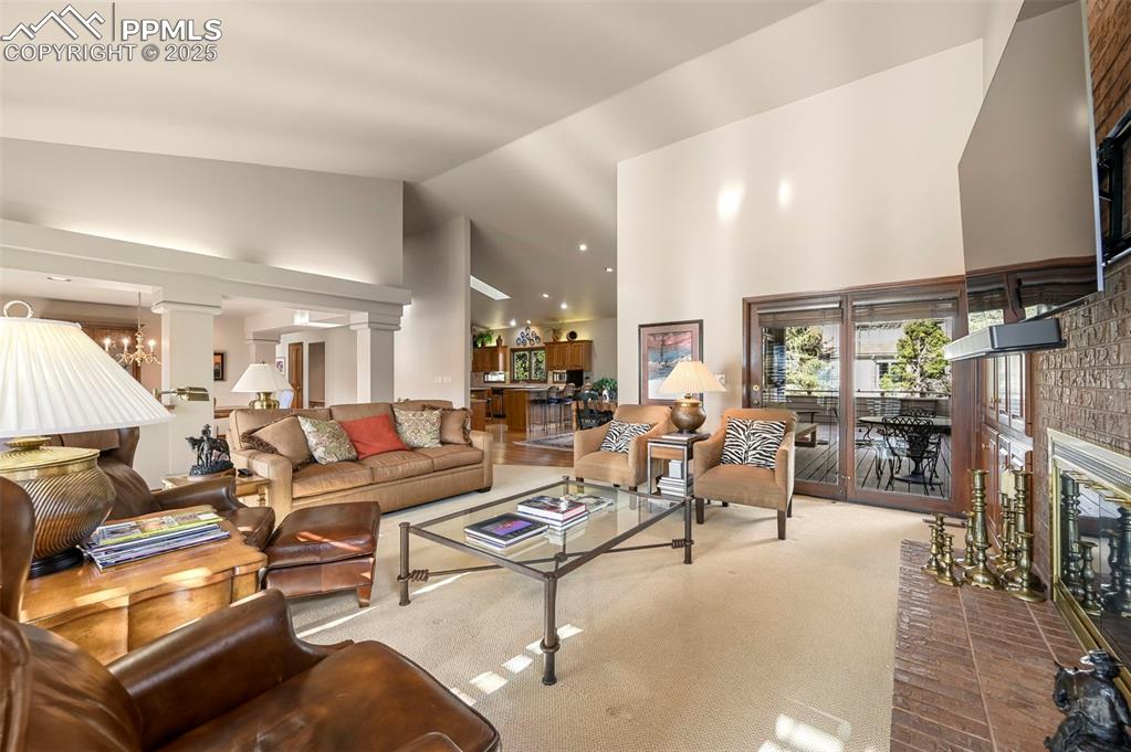 Image 10 of 50: Living Room