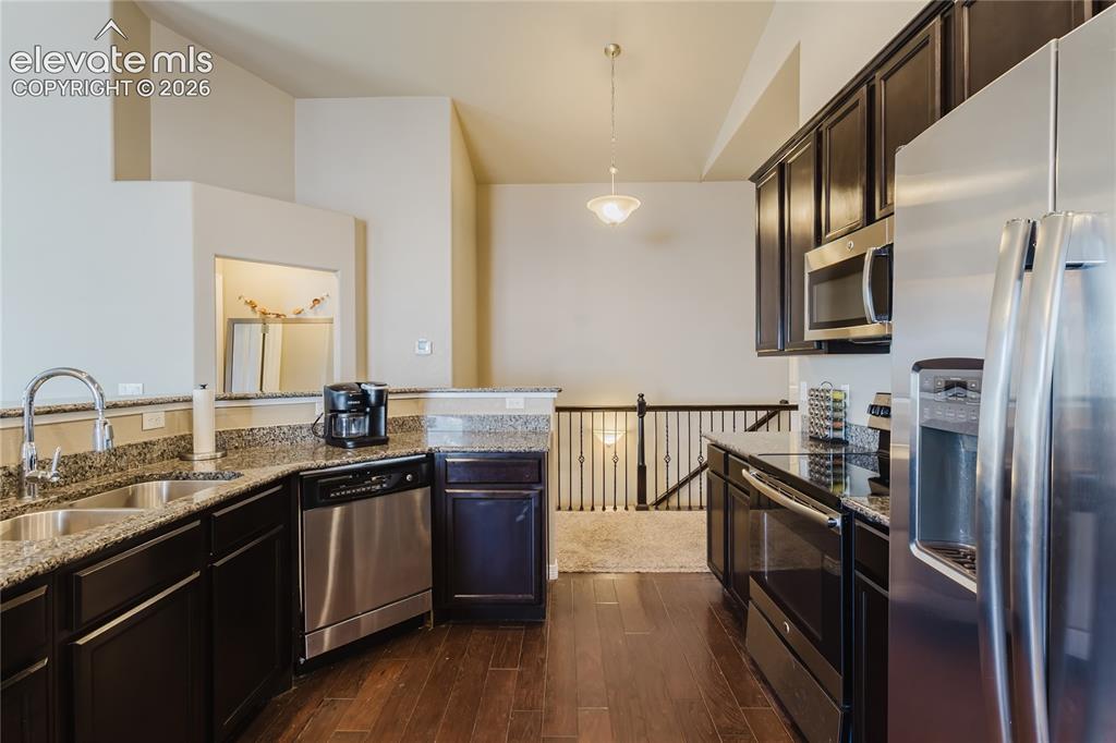 Image 12 of 43: Kitchen