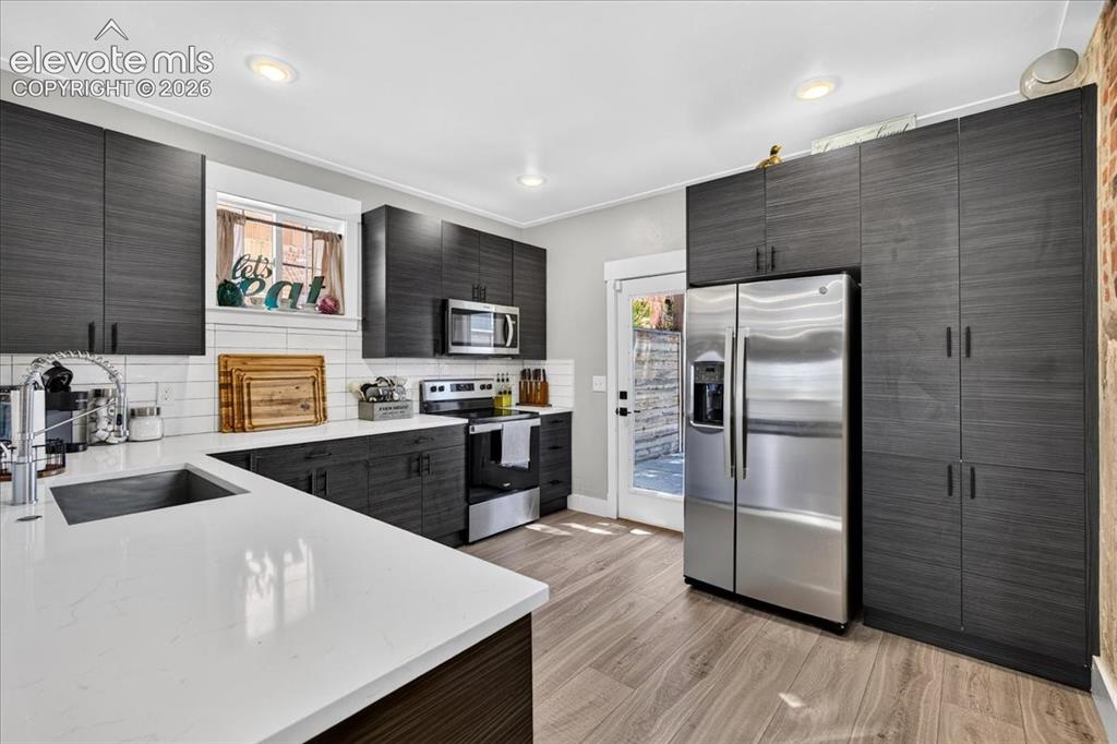 Image 13 of 38: Kitchen