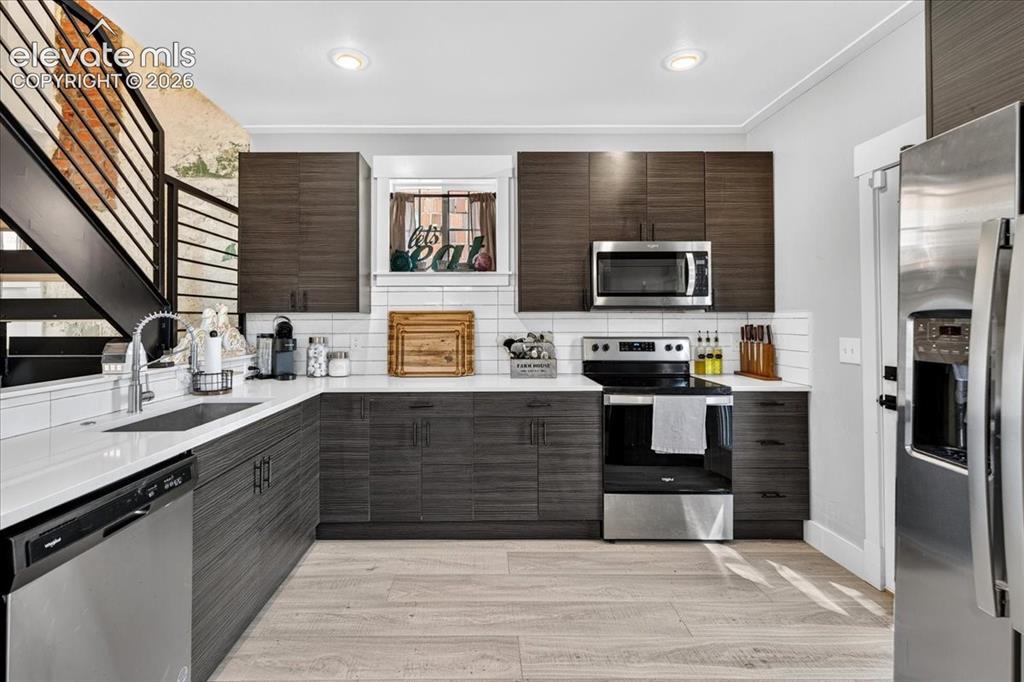 Image 14 of 38: Kitchen
