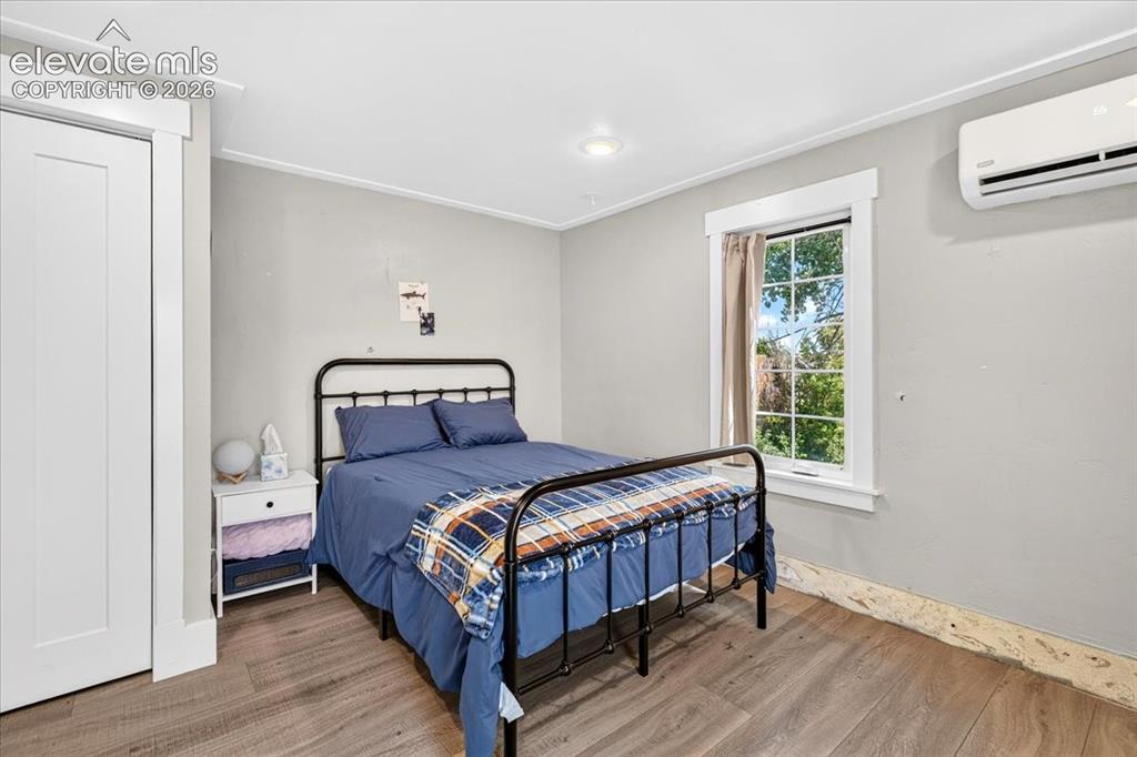 Image 19 of 38: Bedroom