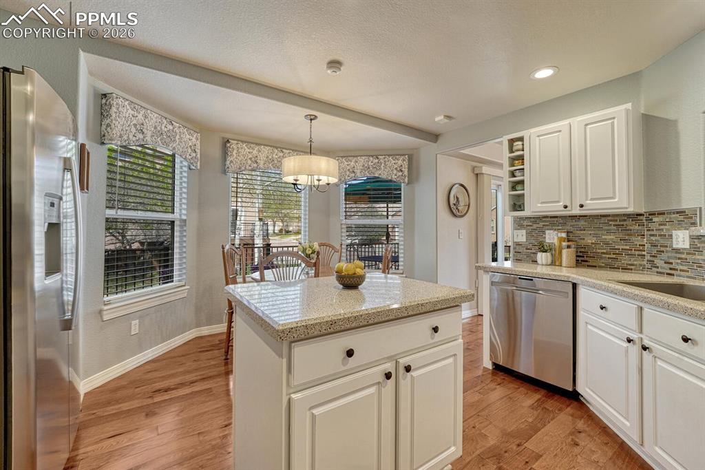 Image 12 of 50: Kitchen