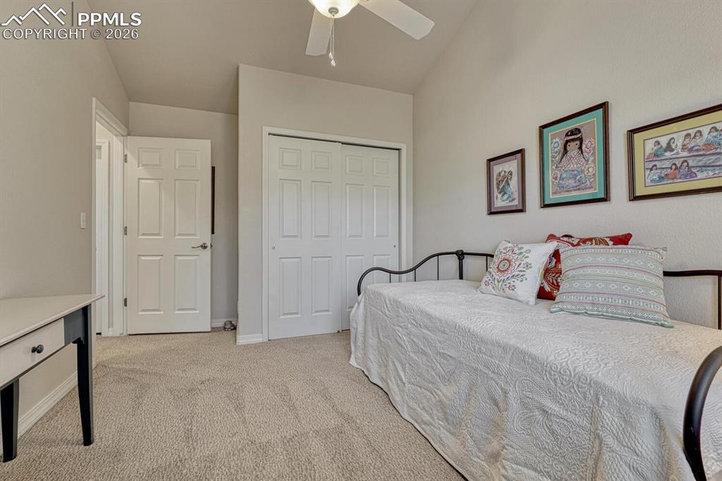 Image 30 of 50: Bedroom