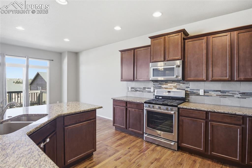 Image 10 of 34: Kitchen