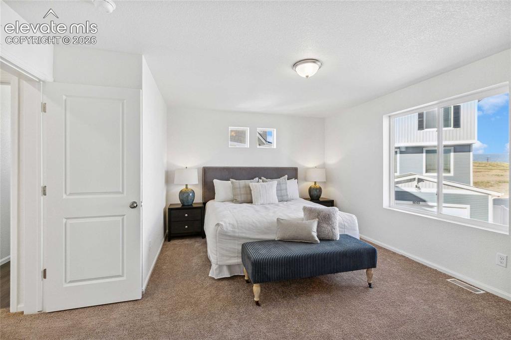 Image 9 of 33: Bedroom