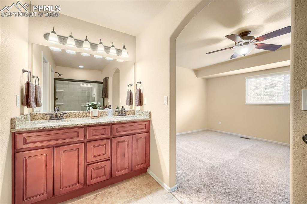 Image 15 of 24: Bathroom