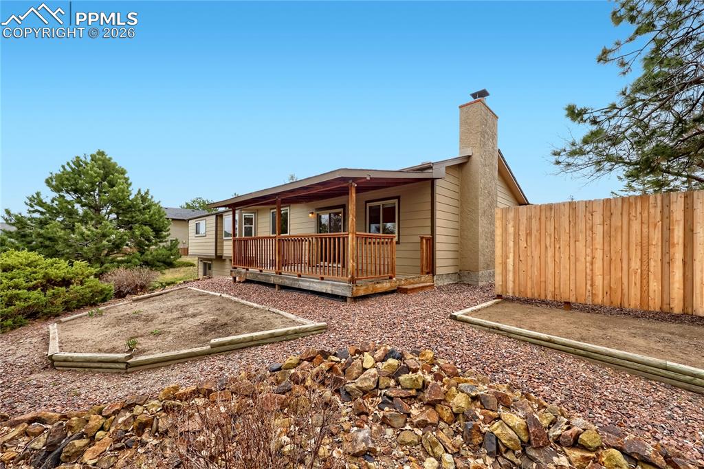 Image 23 of 24: Back of Structure