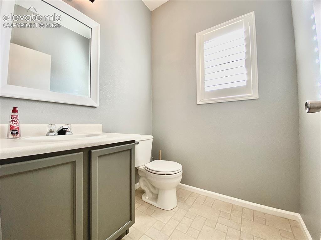 Image 14 of 16: Bathroom