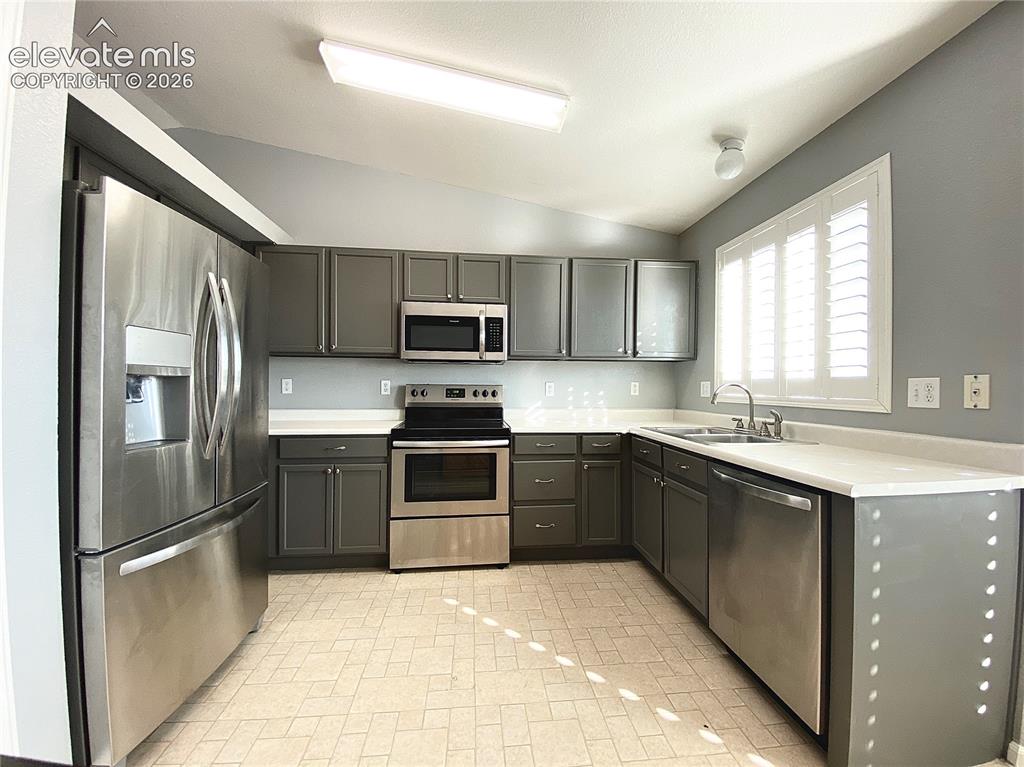 Image 5 of 16: Kitchen