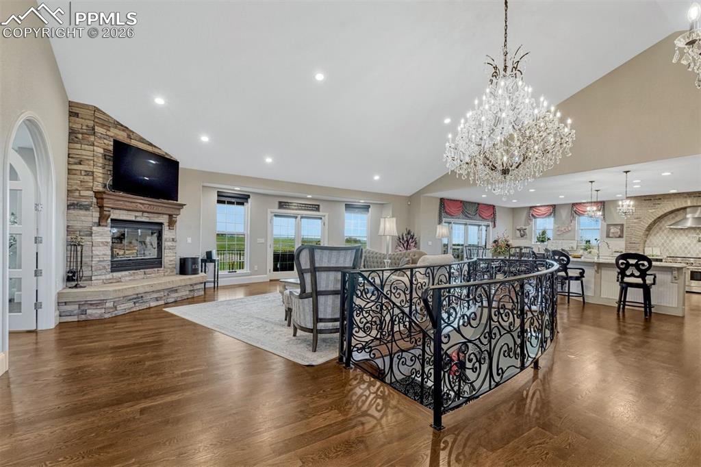 Image 10 of 50: Living Room