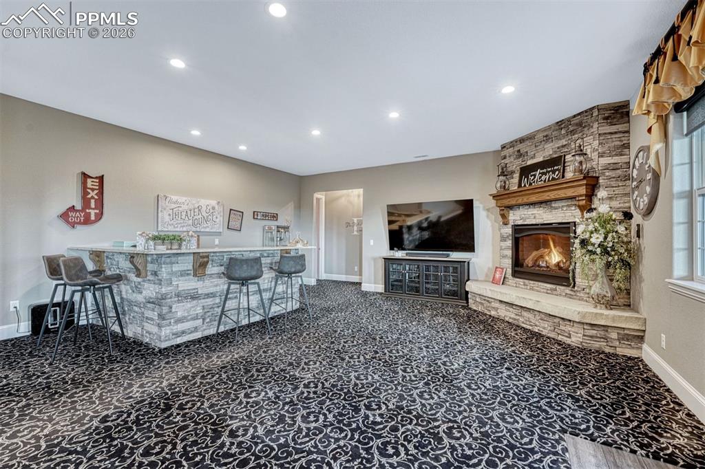 Image 37 of 50: Living Room