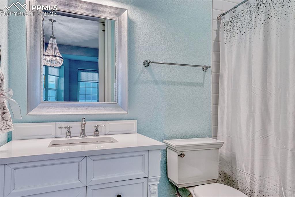 Image 44 of 50: Bathroom