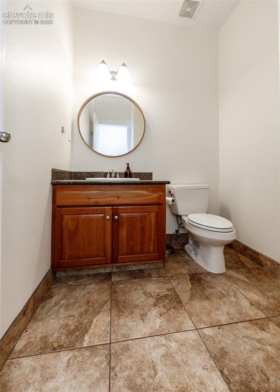 Image 18 of 50: Bathroom