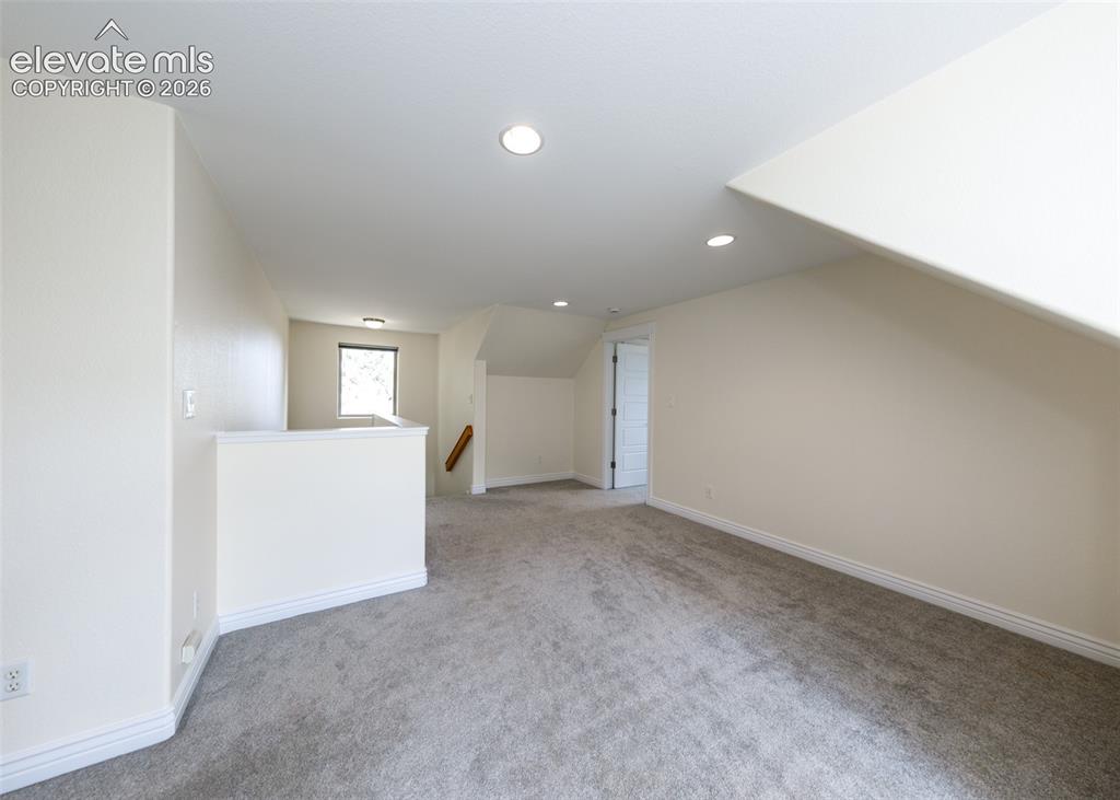 Image 31 of 50: Bonus Room