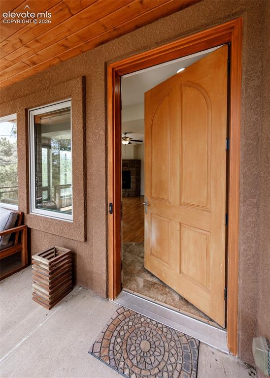 Image 6 of 50: Entry