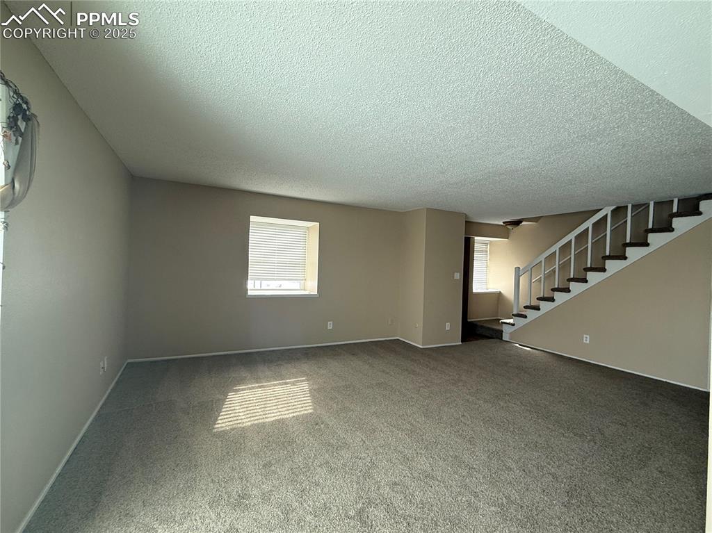 Image 7 of 33: Living Room