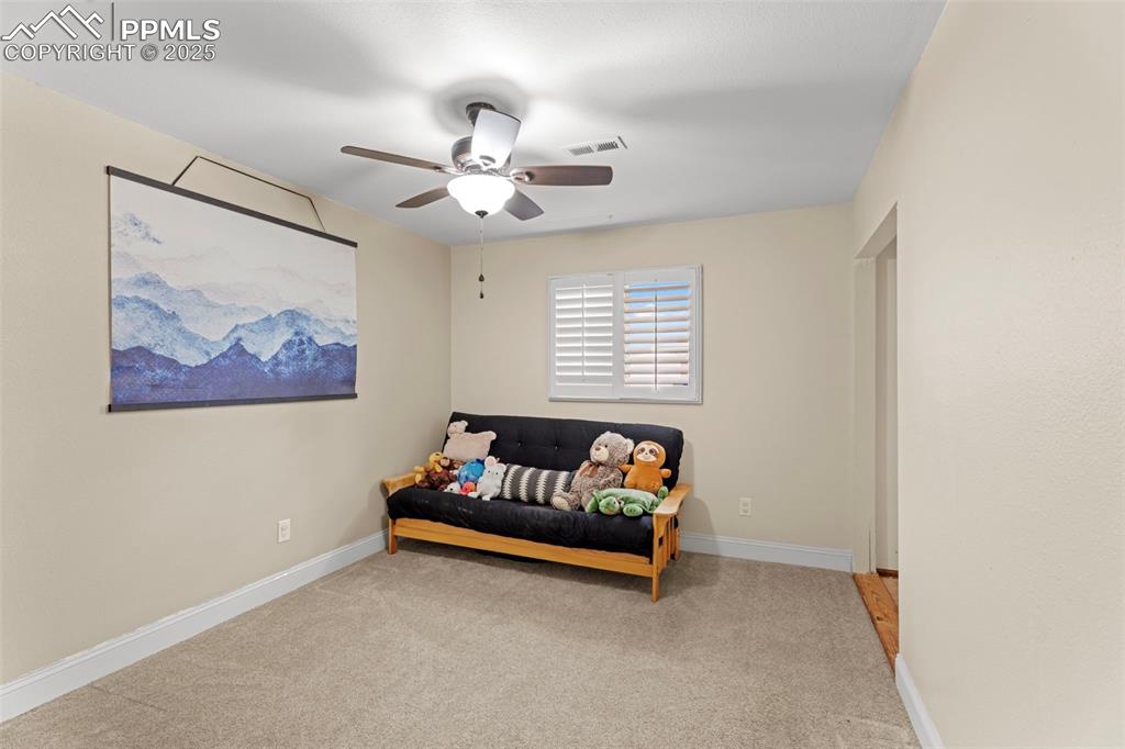 Image 15 of 46: Sitting Room