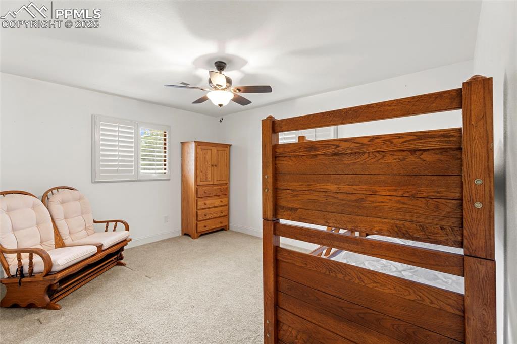Image 17 of 46: Bedroom