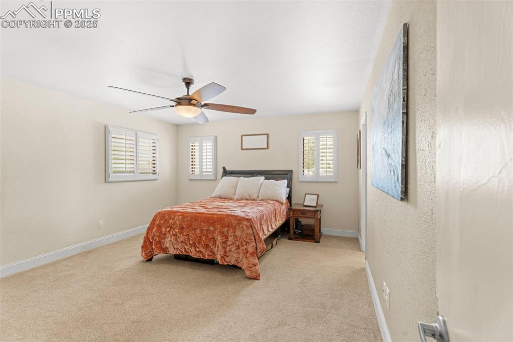 Image 18 of 46: Bedroom