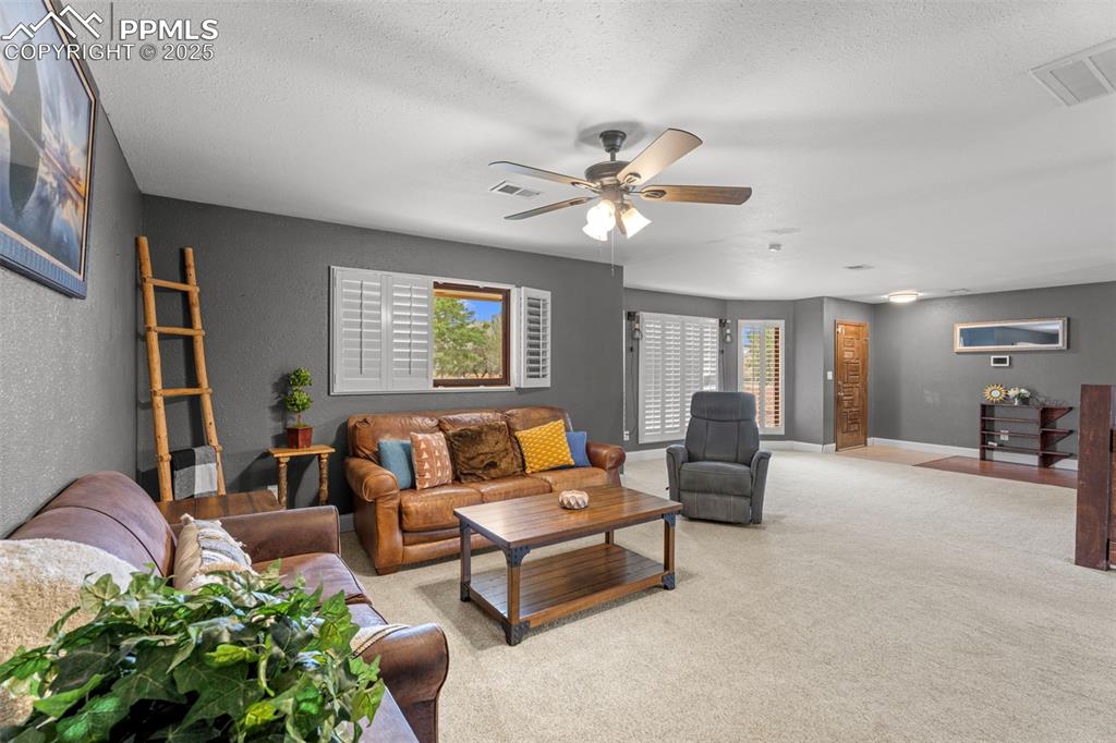 Image 5 of 46: Living Room