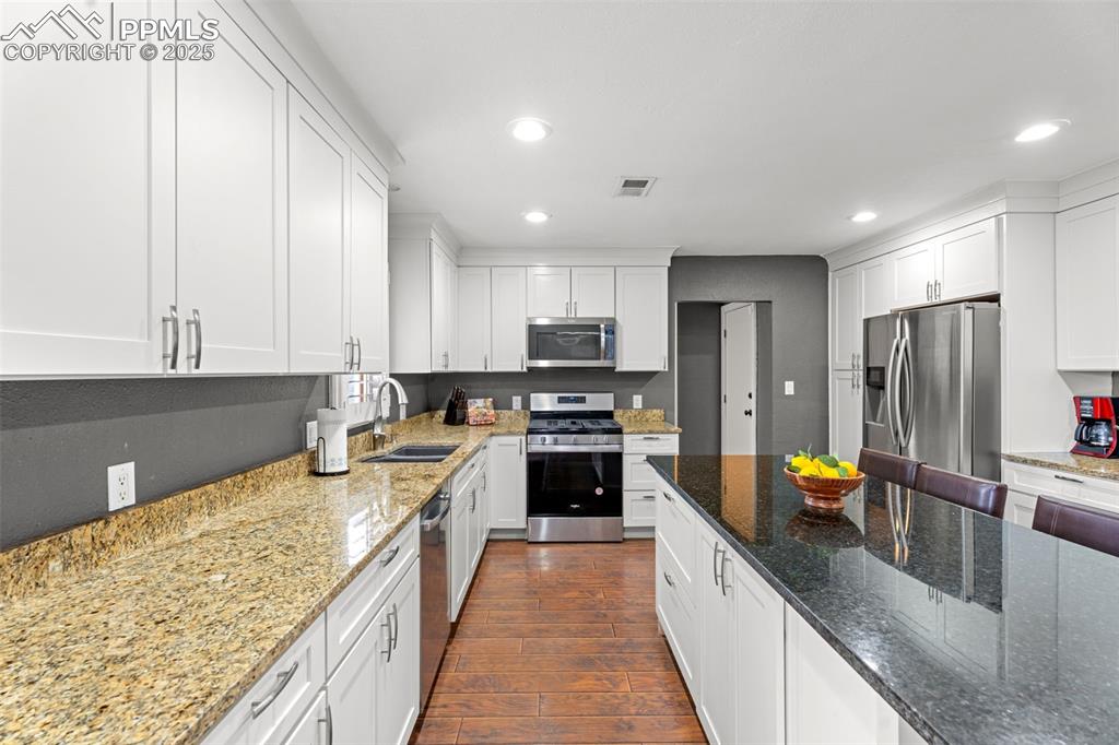 Image 9 of 46: Kitchen