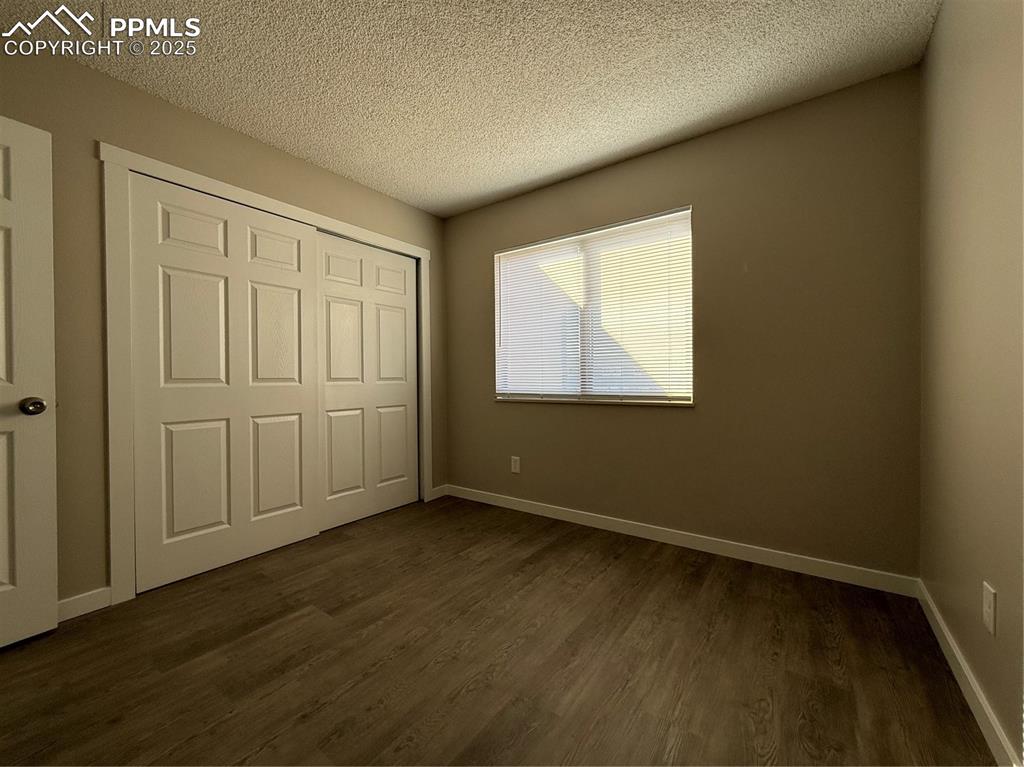 Image 17 of 24: Bedroom