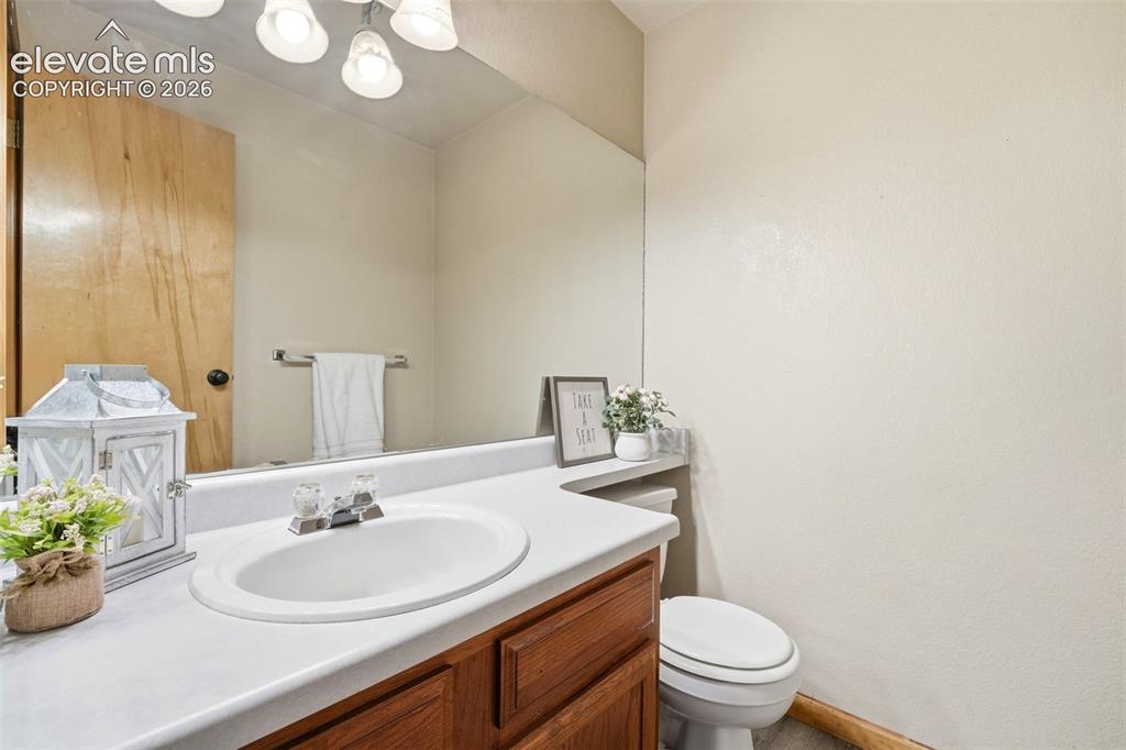 Image 19 of 50: Bathroom