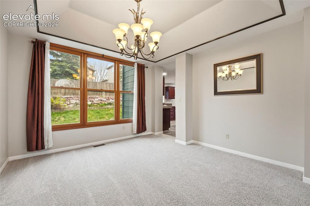 Image 8 of 50: Dining Room