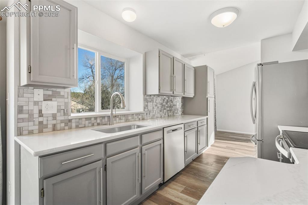 Image 11 of 35: Kitchen