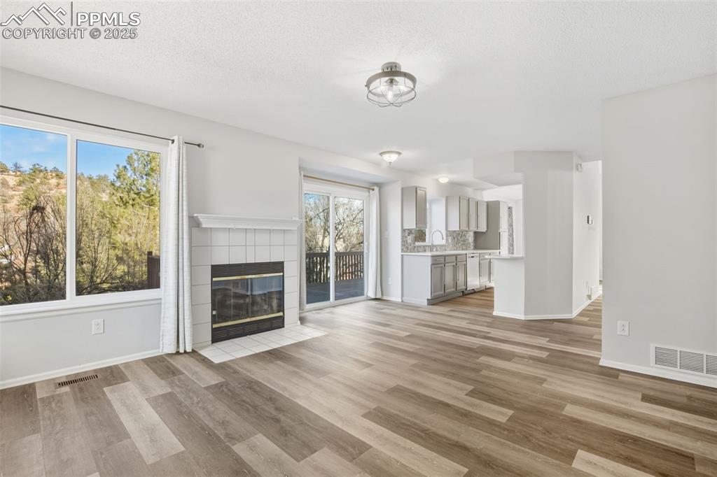 Image 13 of 35: Living Room