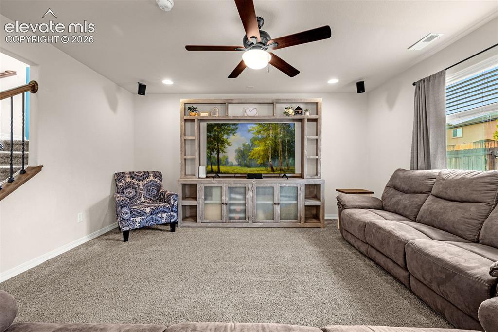 Image 10 of 31: Living Room