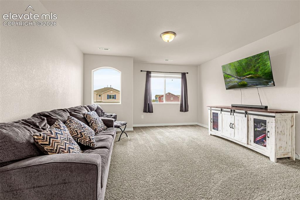 Image 12 of 31: Spacious loft 