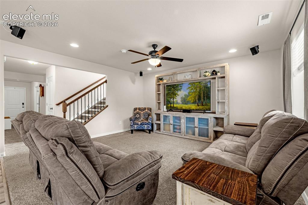 Image 5 of 31: Living Room
