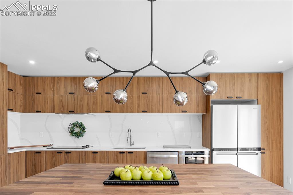 Image 12 of 50: Living Room