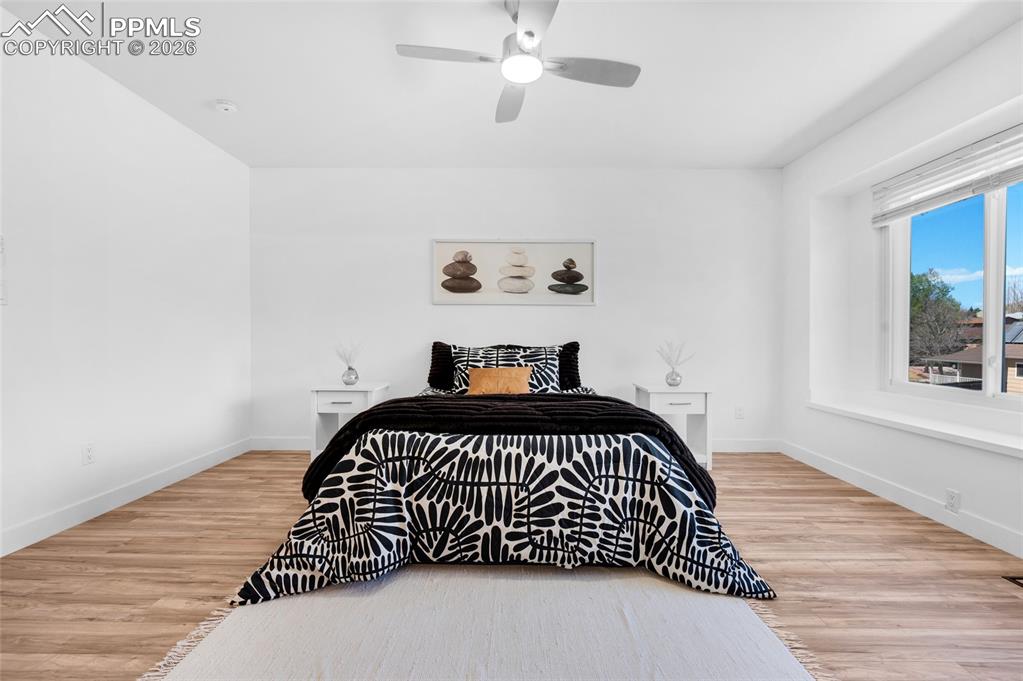 Image 20 of 50: Bathroom