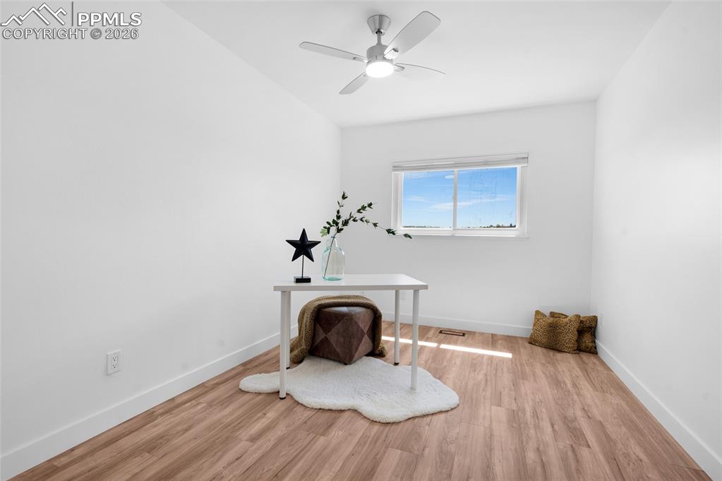 Image 26 of 50: Bathroom