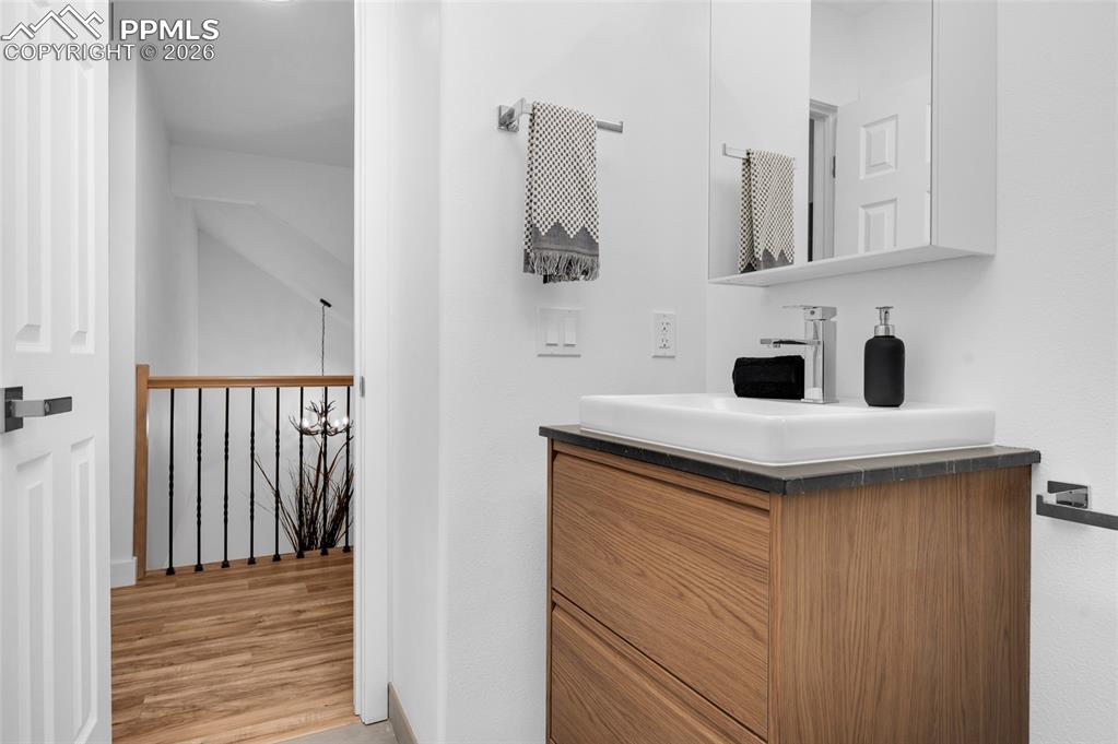 Image 28 of 50: Bathroom