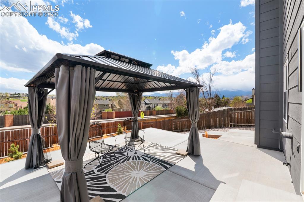 Image 43 of 50: Bathroom