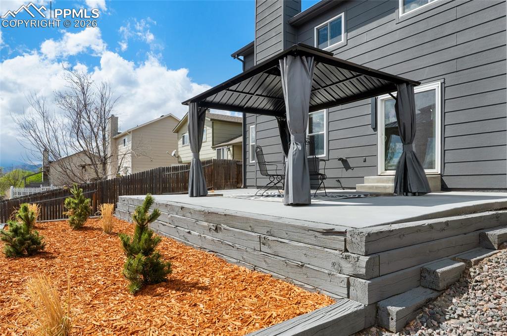 Image 46 of 50: Patio