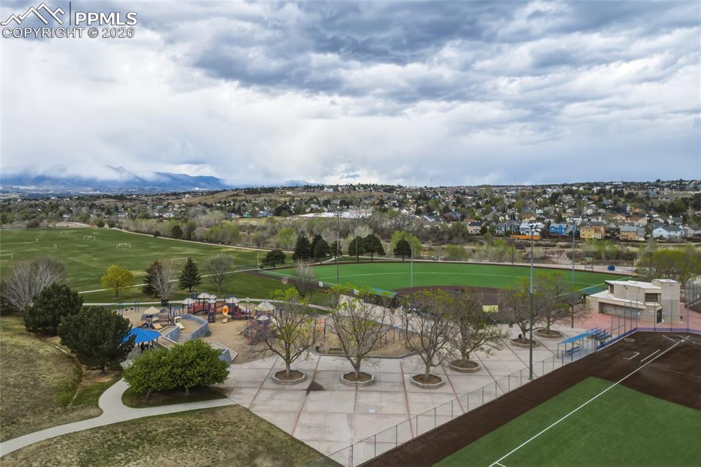 Image 49 of 50: Deck