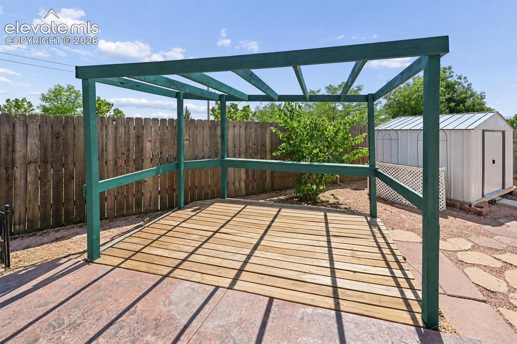 Image 4 of 44: Patio
