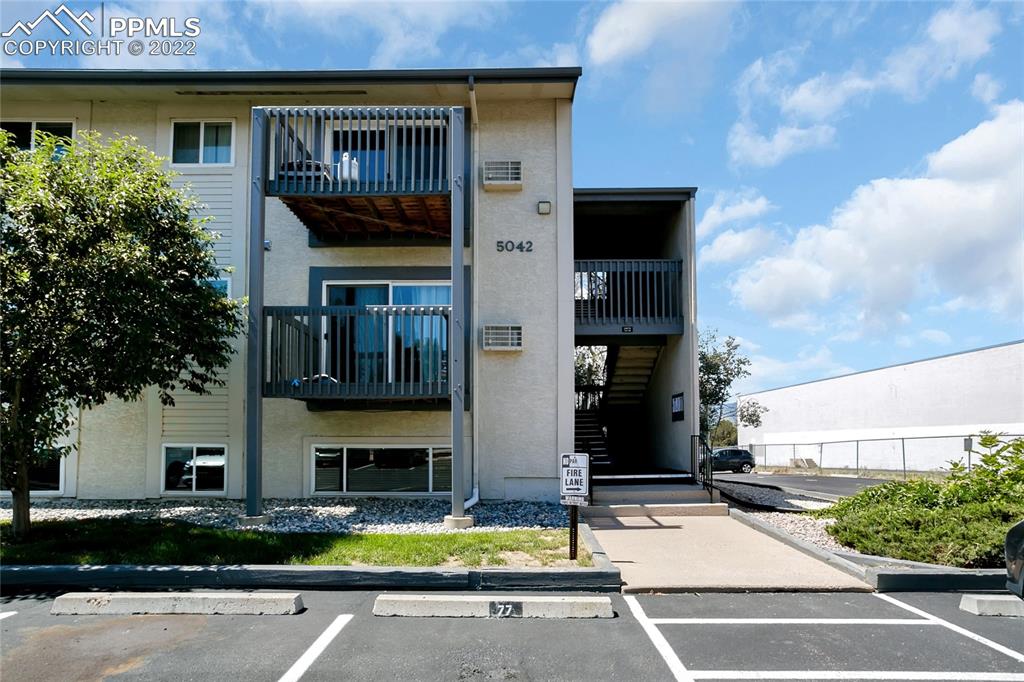 Listing 1617406, Image 2 of 16