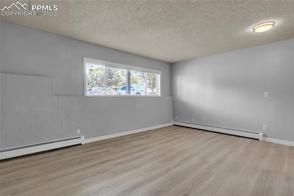 Listing 1617406, Image 3 of 16