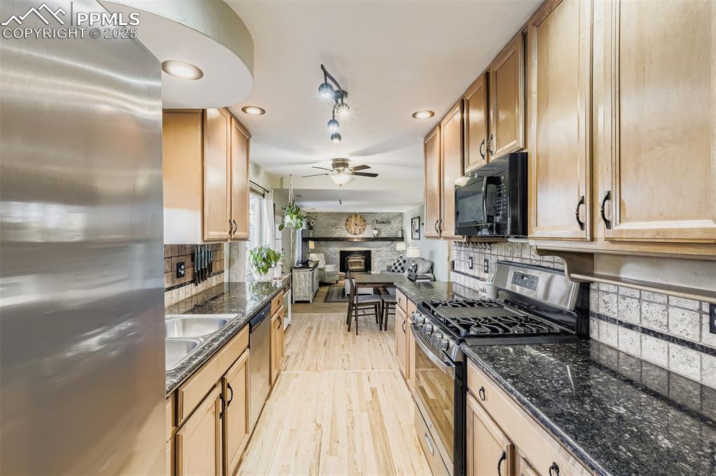 Image 10 of 29: Kitchen